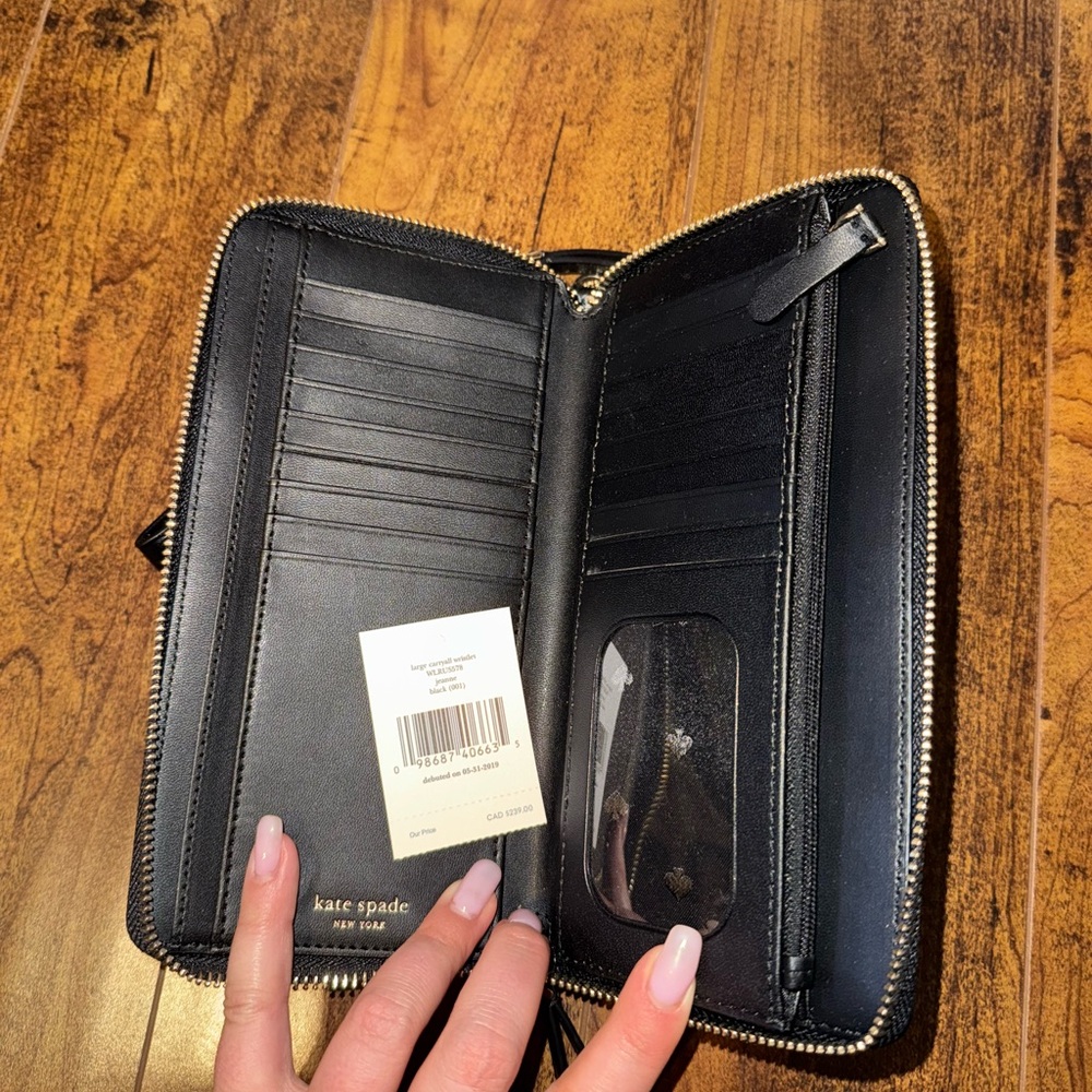 Kate Spade Wallet - Picture 2 of 3